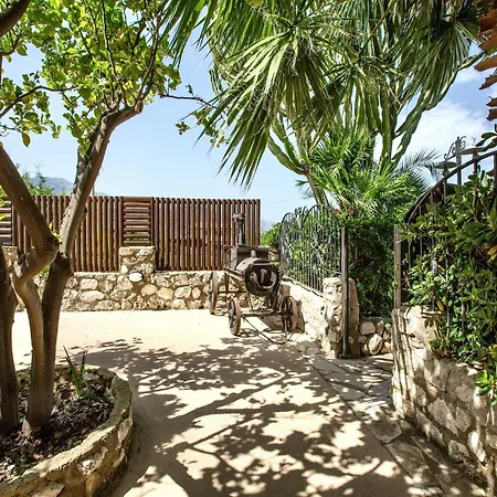 Stunning In Contrada Sarmuci With Pool Villa